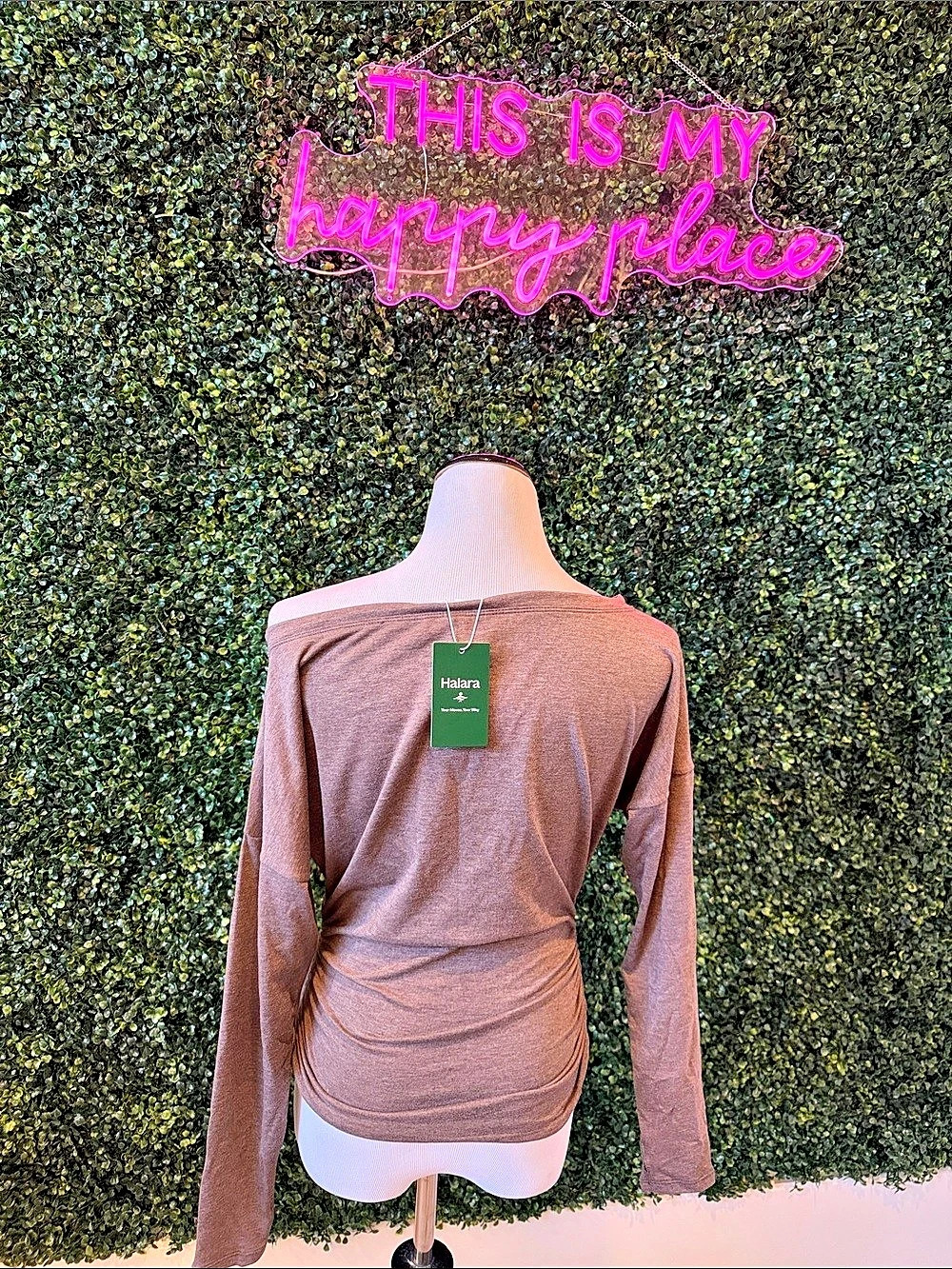 NWT Halara Ruched Off-Shoulder Top - Picture 3 of 4
